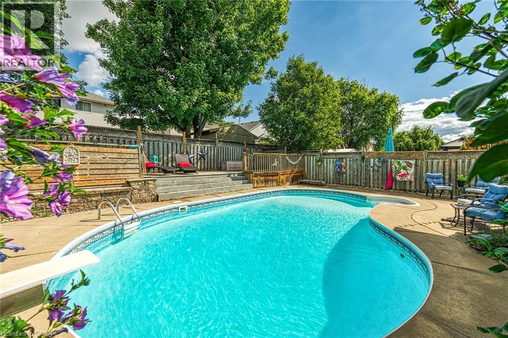 64 CALEDONIA Avenue - 34