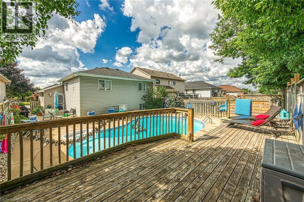 64 CALEDONIA Avenue - 37