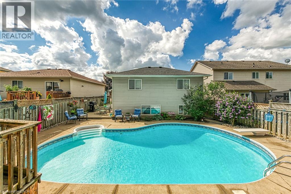 64 CALEDONIA Avenue - 38