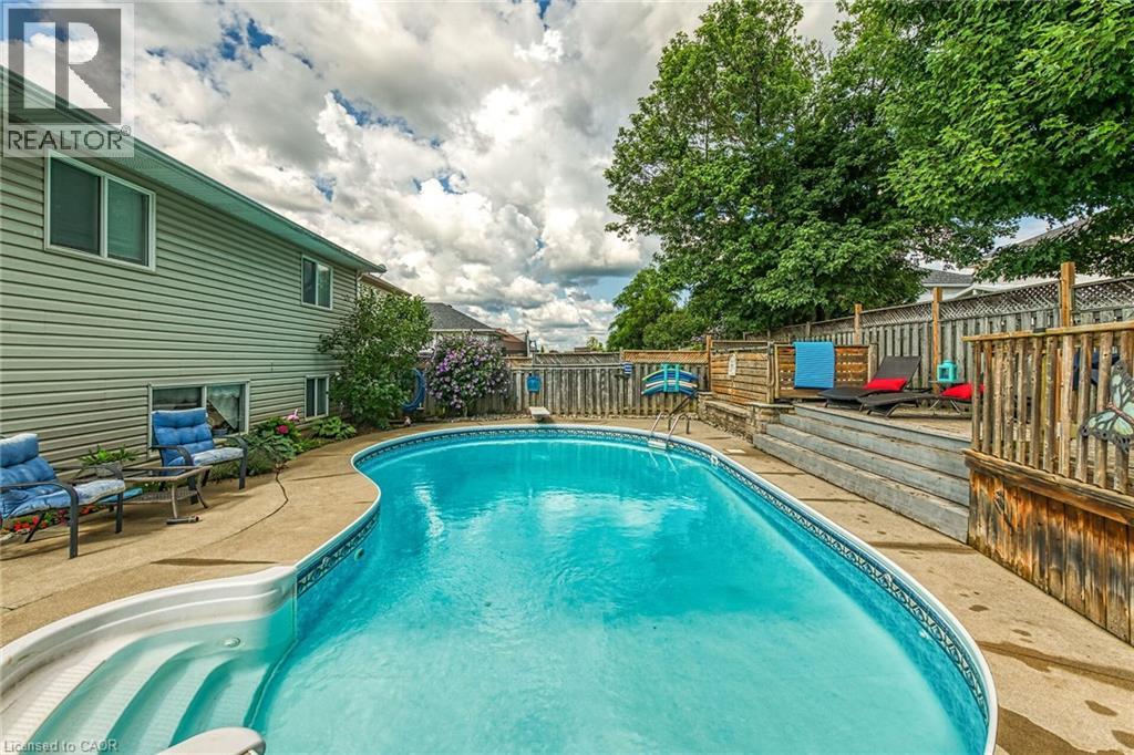 64 CALEDONIA Avenue - 39