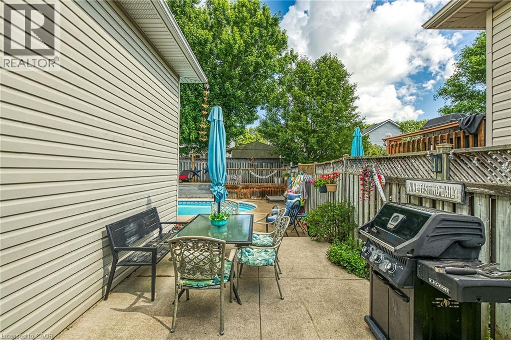 64 CALEDONIA Avenue - 40
