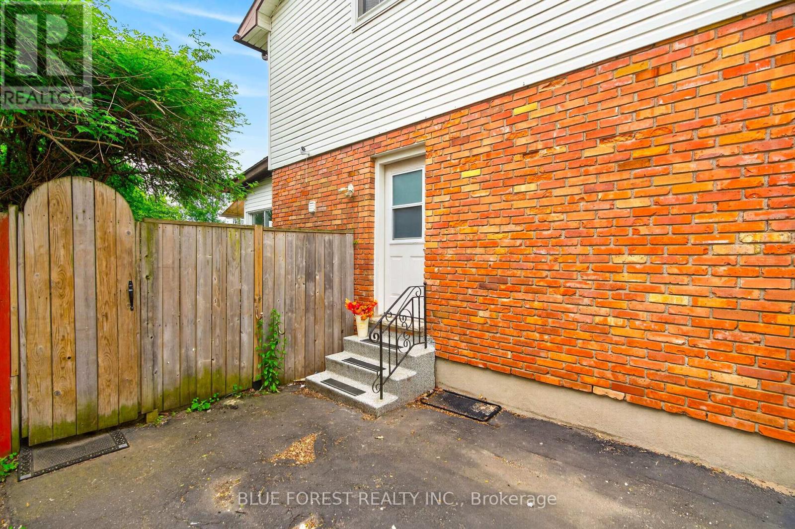 67 BRECKENRIDGE CRESCENT - 3