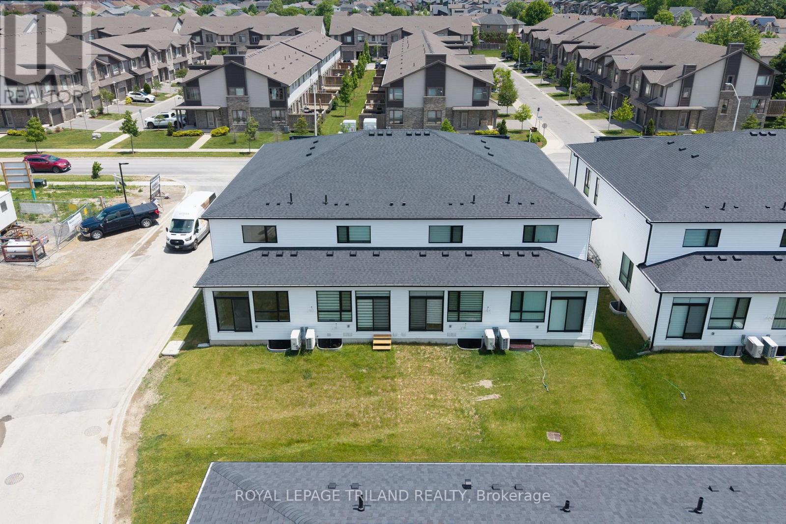 758 BANYAN LANE - 39