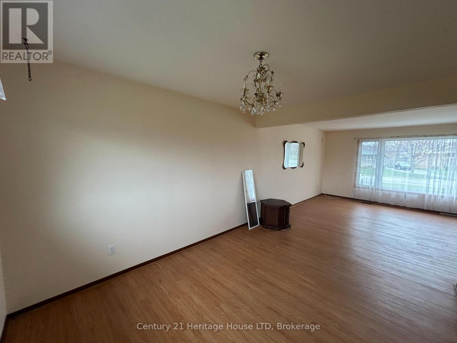 310 ALBANY STREET - 23