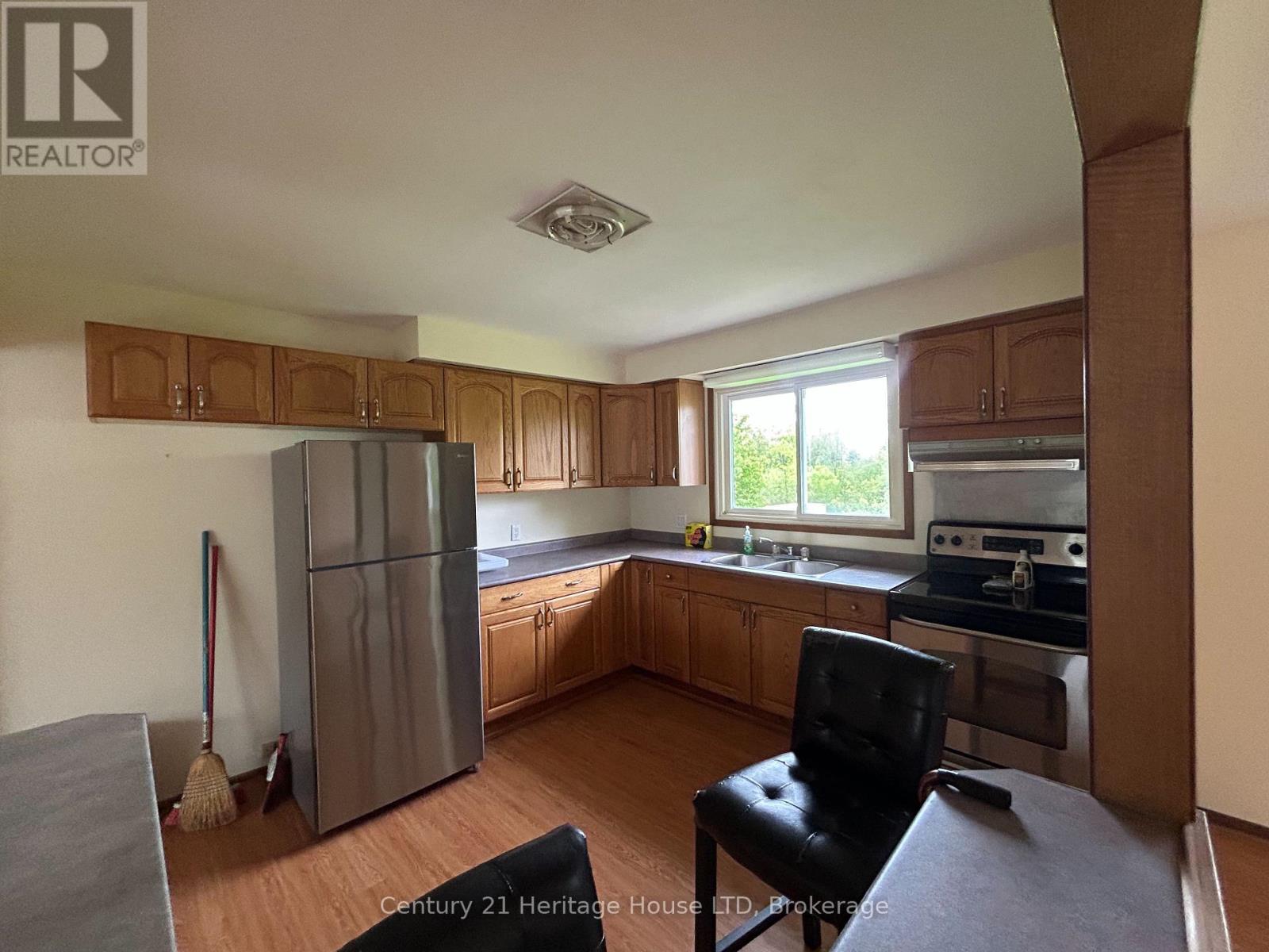 310 ALBANY STREET - 30
