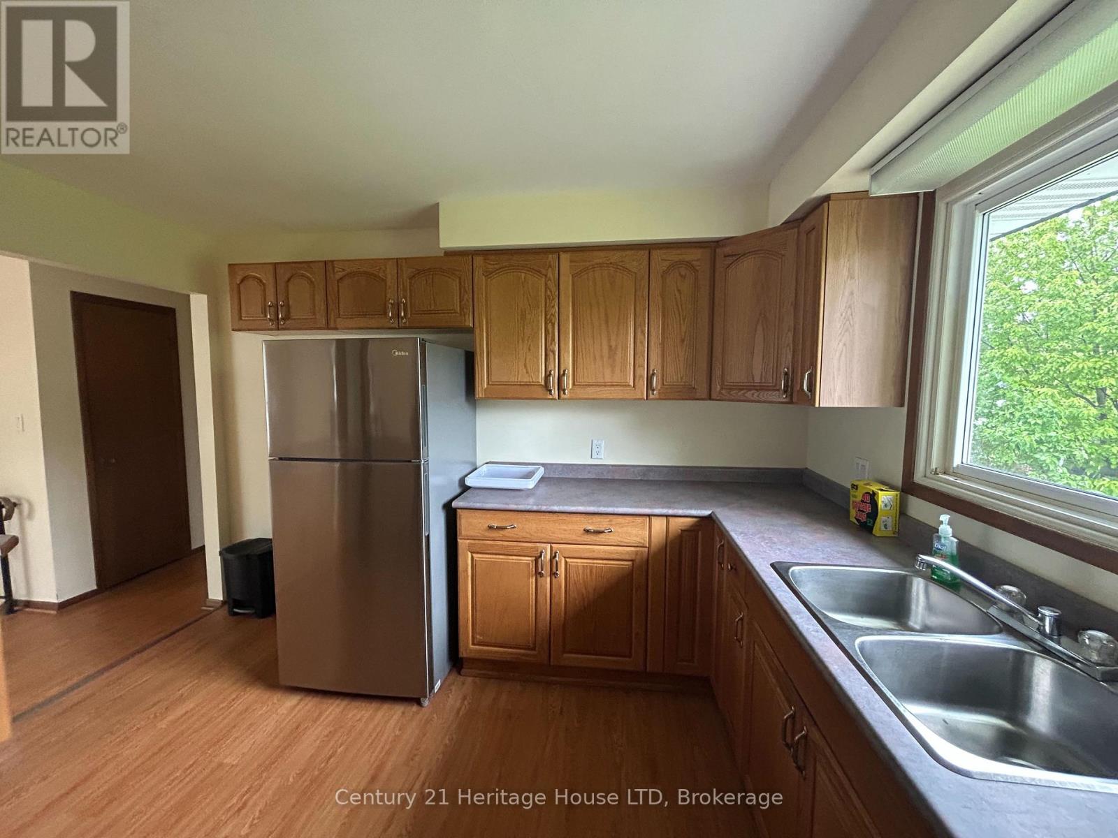 310 ALBANY STREET - 29