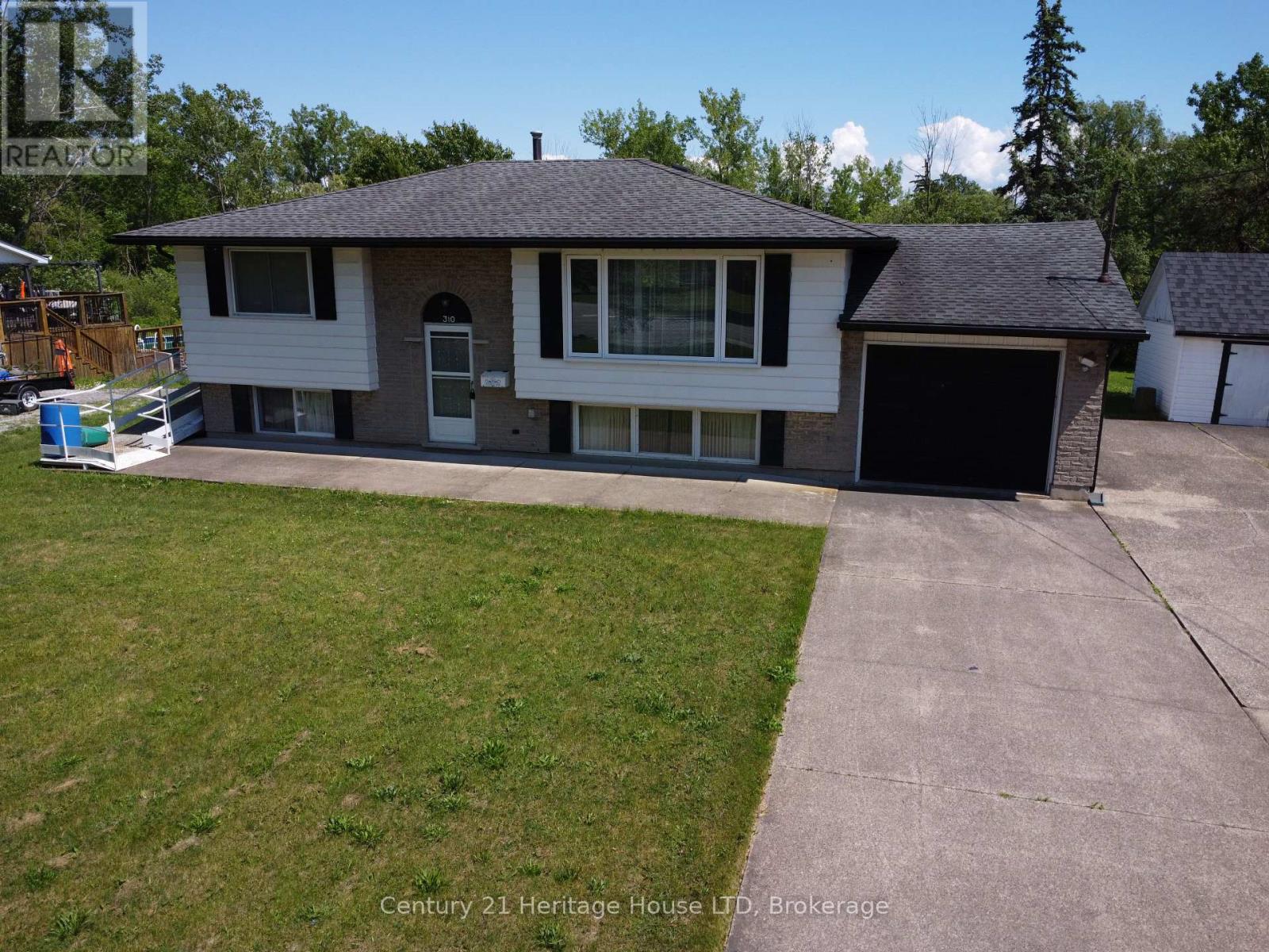 310 ALBANY STREET - 3