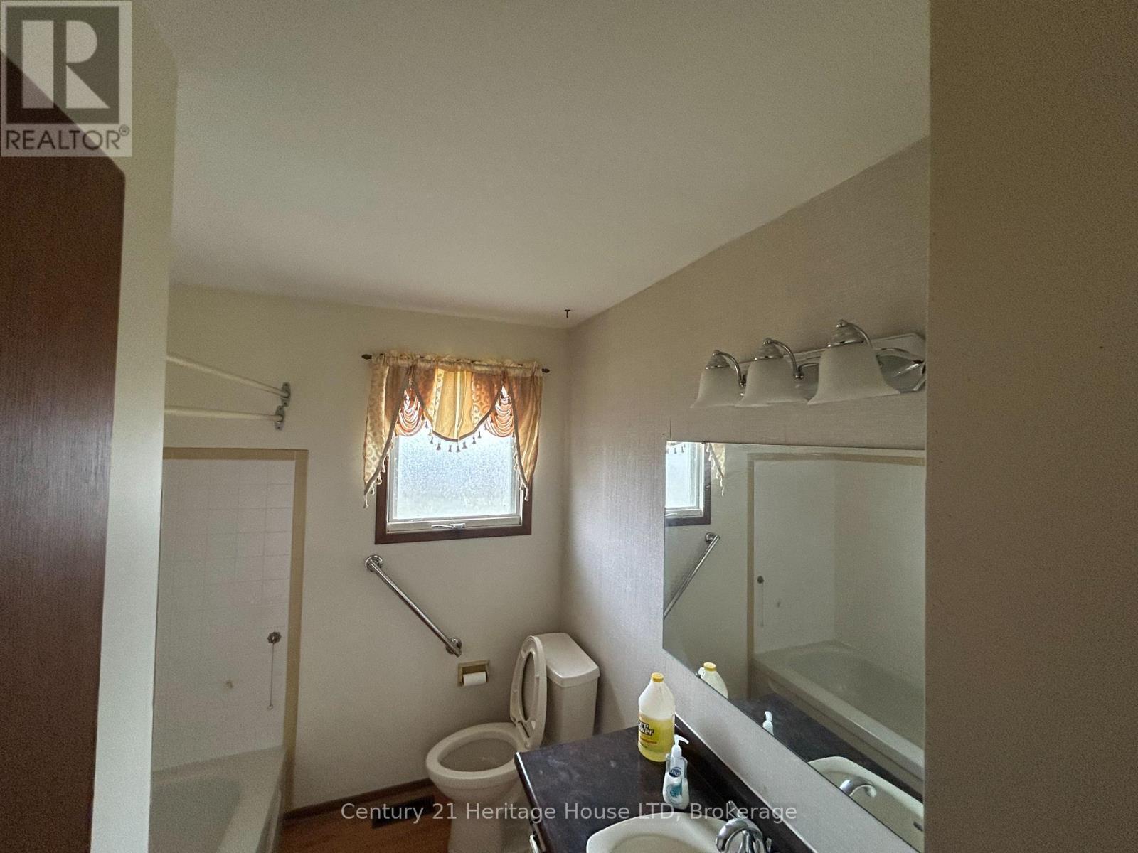310 ALBANY STREET - 33
