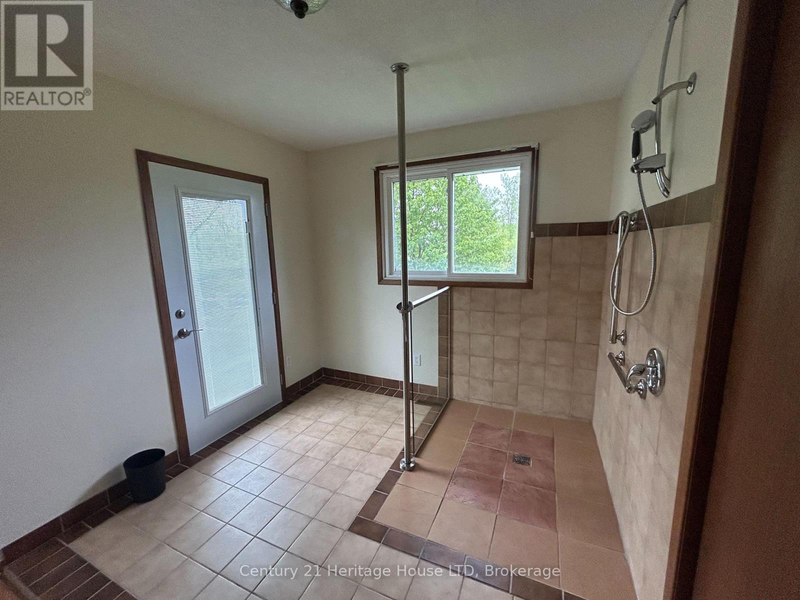 310 ALBANY STREET - 37