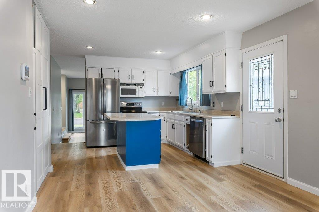 2016 82 ST NW - 17