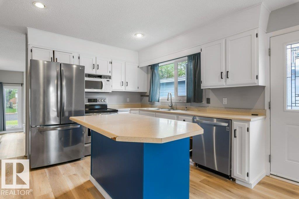 2016 82 ST NW - 18