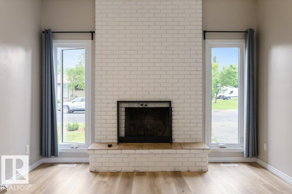 2016 82 ST NW - 2