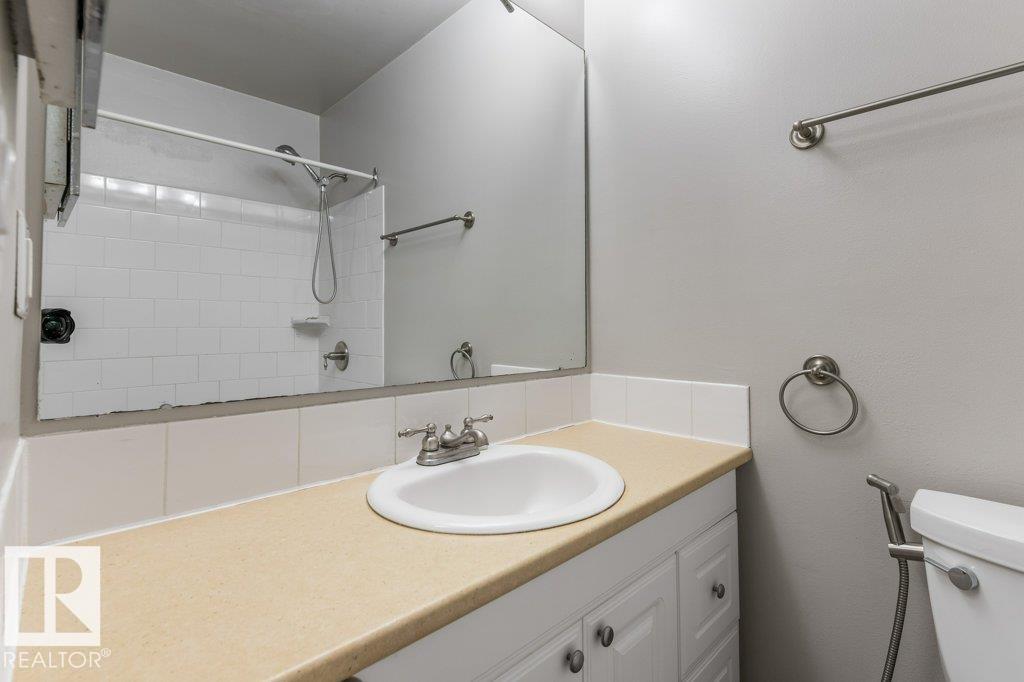 2016 82 ST NW - 23