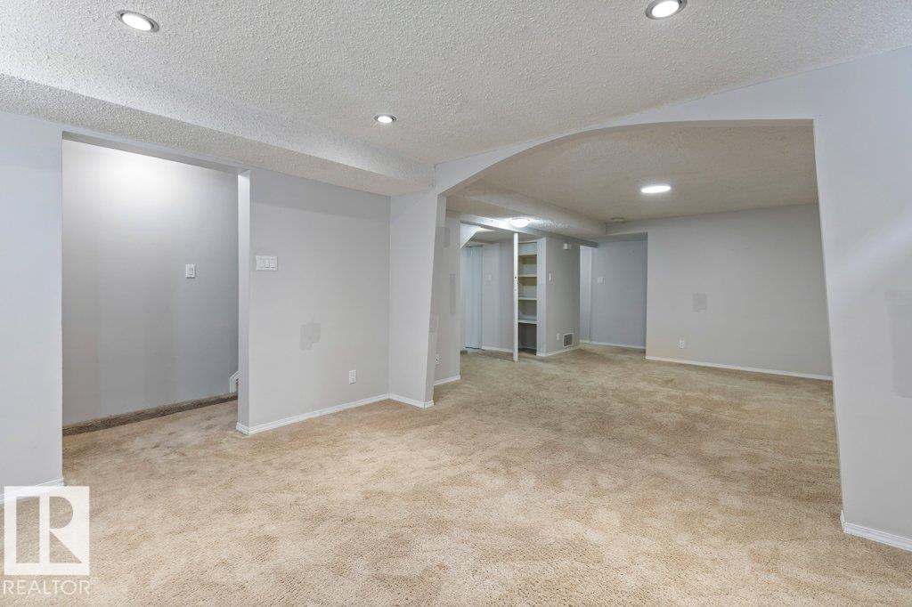 2016 82 ST NW - 35