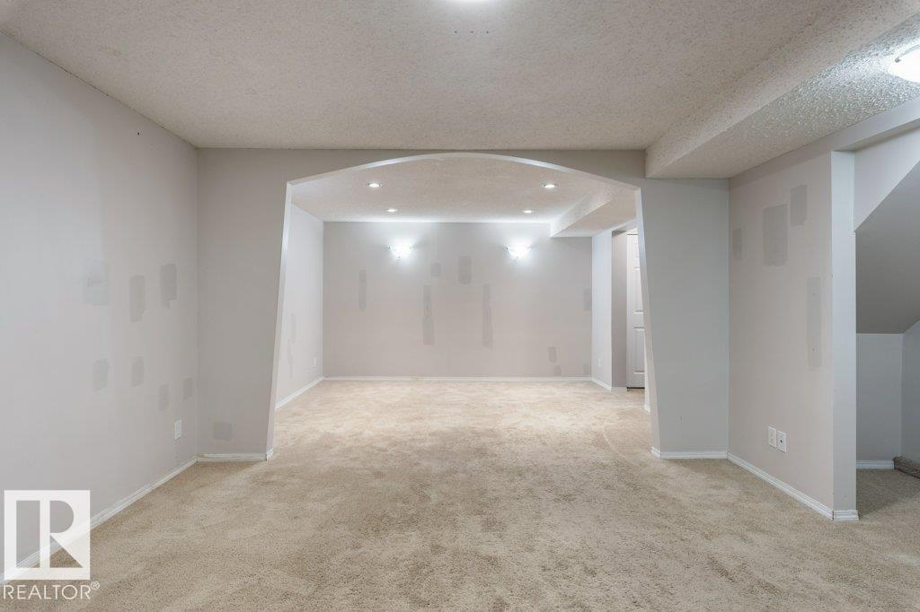 2016 82 ST NW - 38