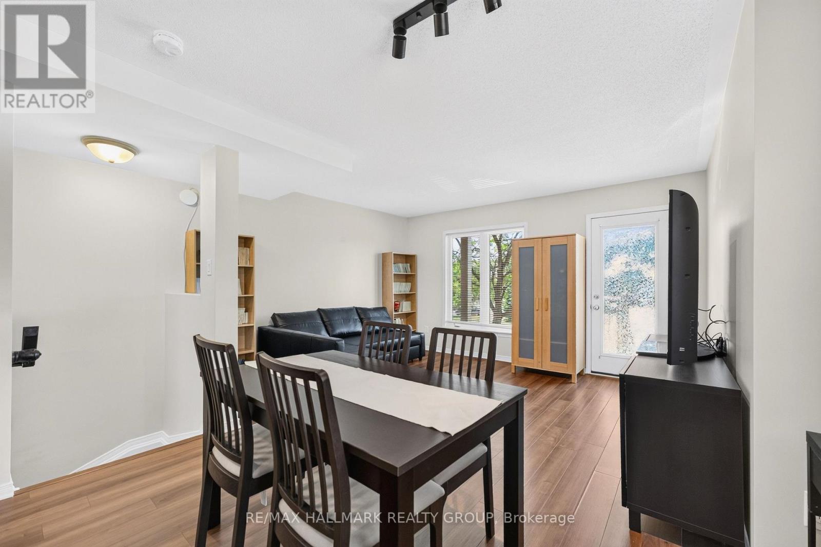 2 Bed, 3 Bath House for Sale in Ottawa – 26 – 2591 LONGFIELDS DRIVE, Ottawa – MLS# X13460414 - Image 17