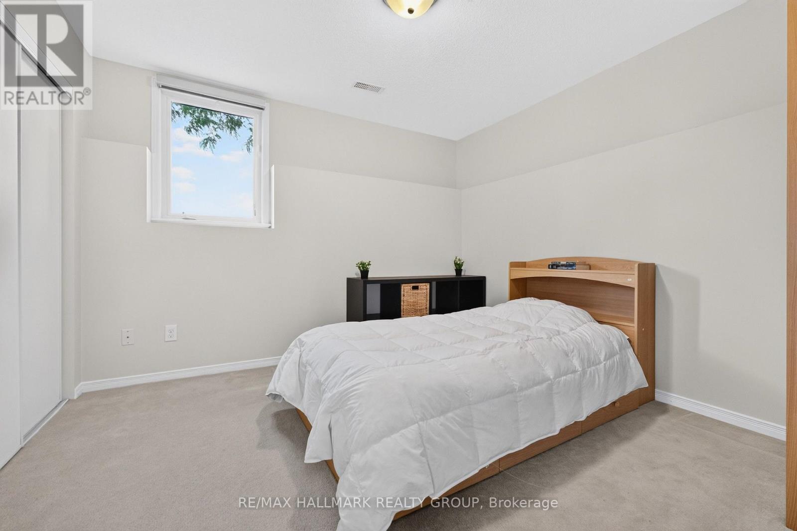 2 Bed, 3 Bath House for Sale in Ottawa – 26 – 2591 LONGFIELDS DRIVE, Ottawa – MLS# X13460414 - Image 27