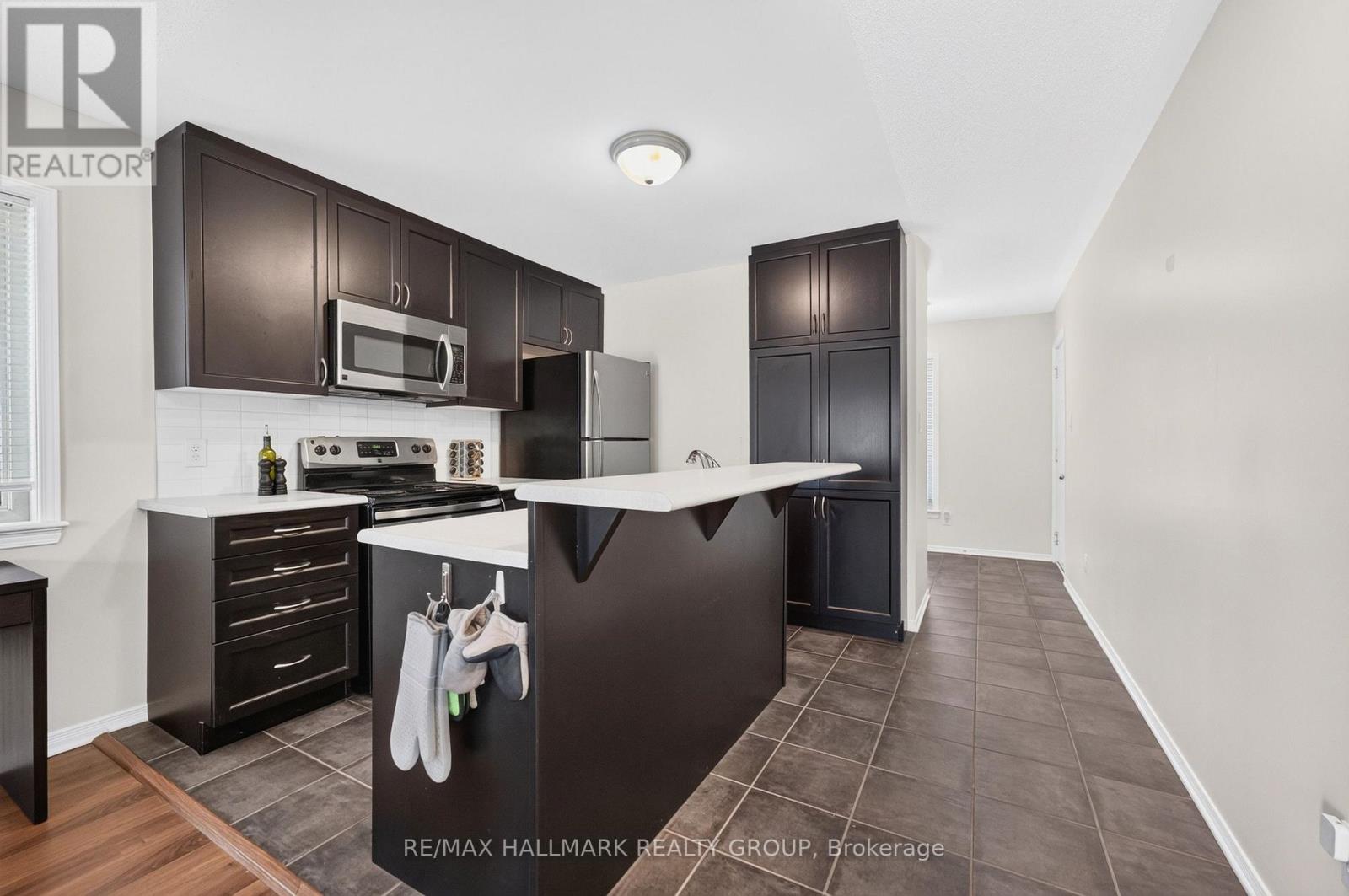 2 Bed, 3 Bath House for Sale in Ottawa – 26 – 2591 LONGFIELDS DRIVE, Ottawa – MLS# X13460414 - Image 8