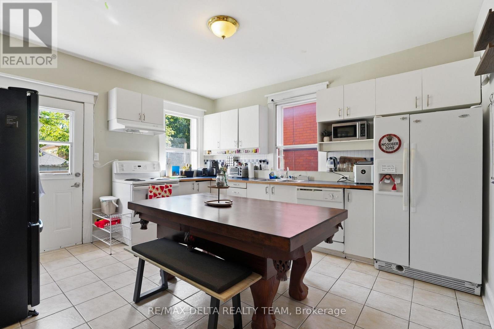 181 GOULBURN AVENUE - 11
