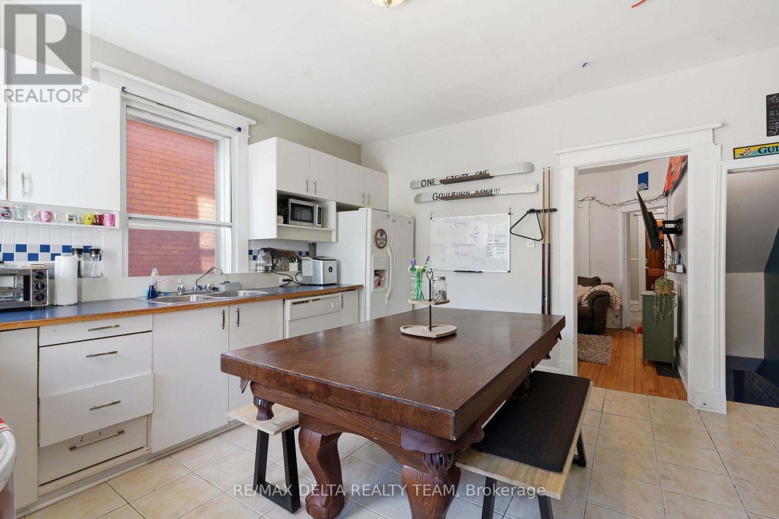 181 GOULBURN AVENUE - 14