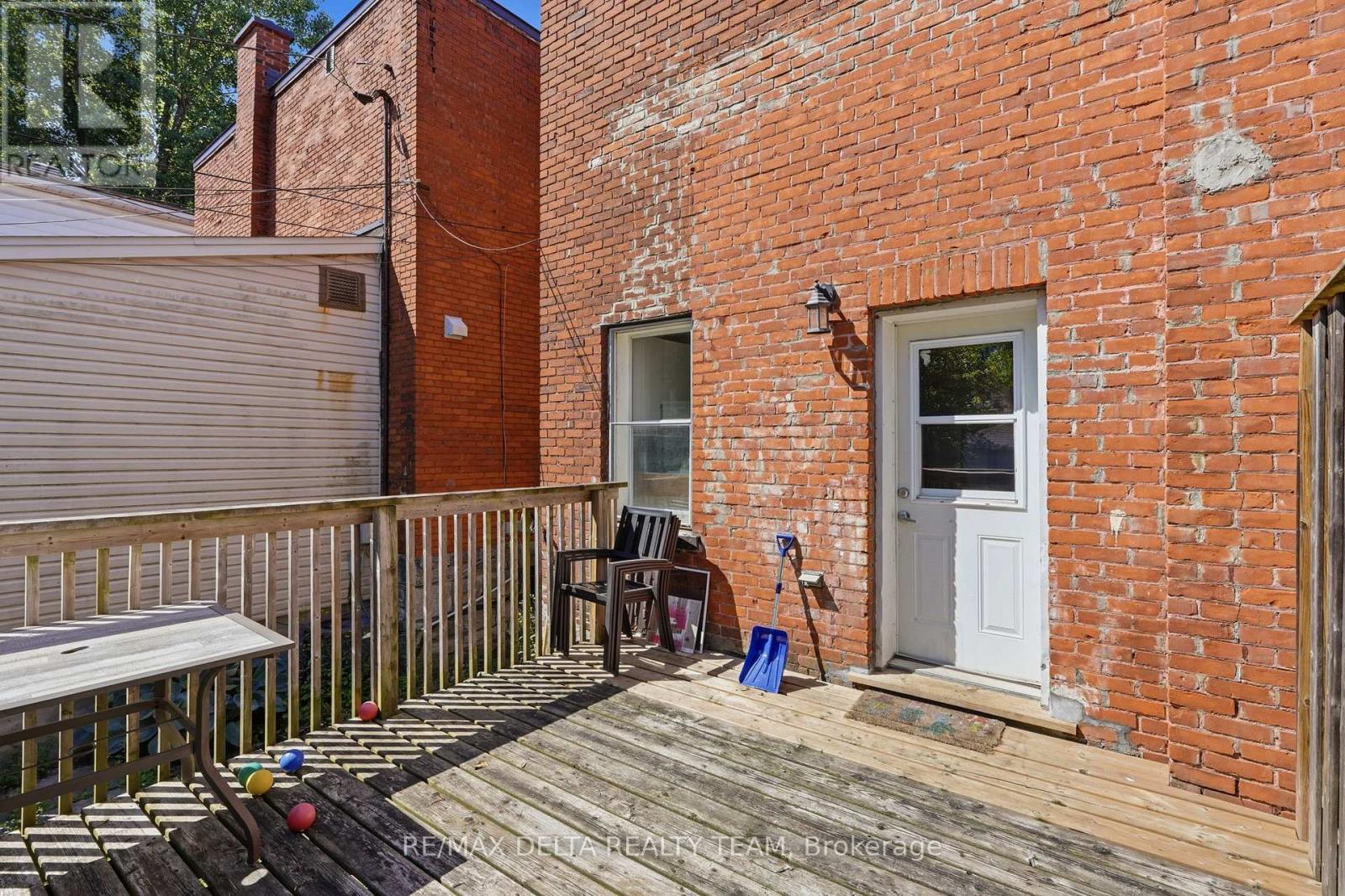 181 GOULBURN AVENUE - 26