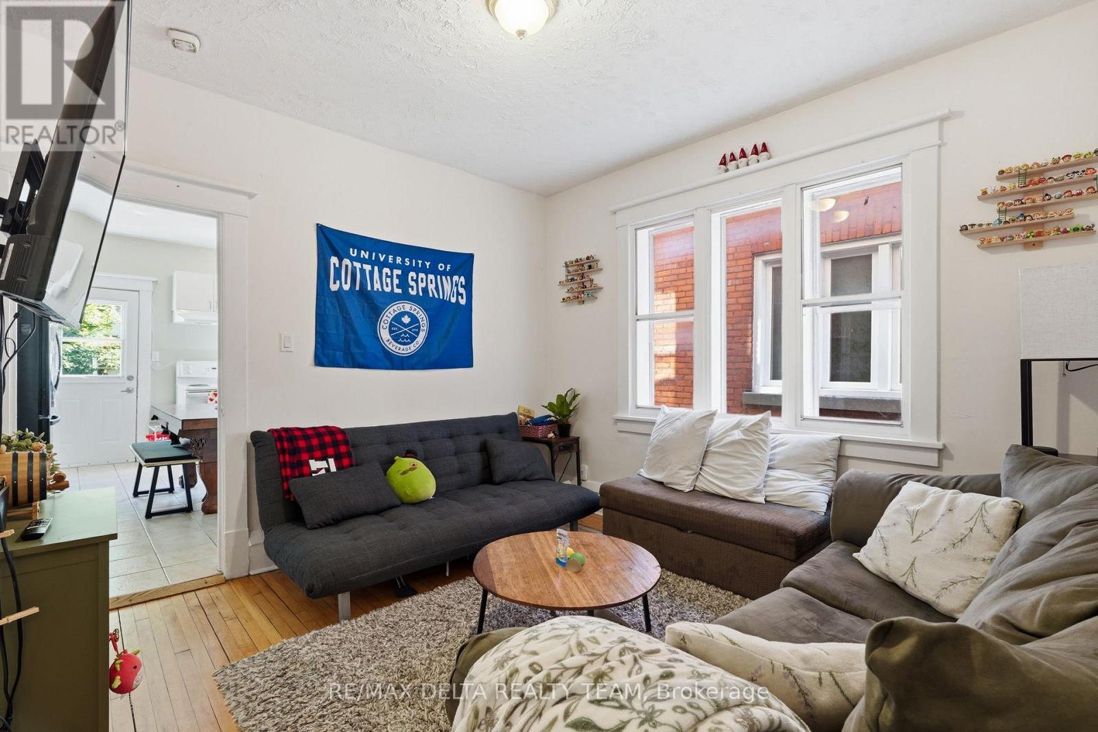 181 GOULBURN AVENUE - 8