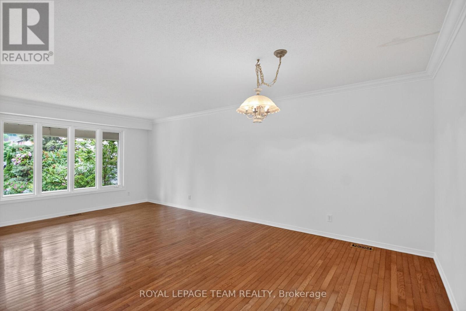 19 WINDHURST DRIVE - 10