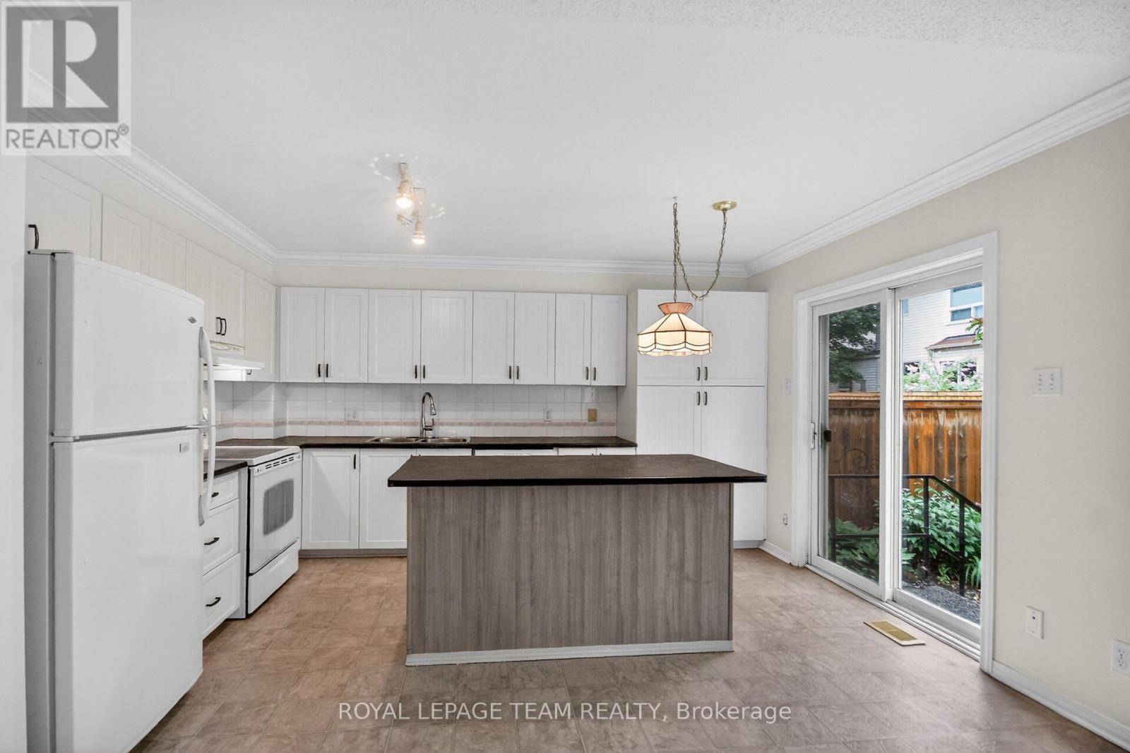 19 WINDHURST DRIVE - 12