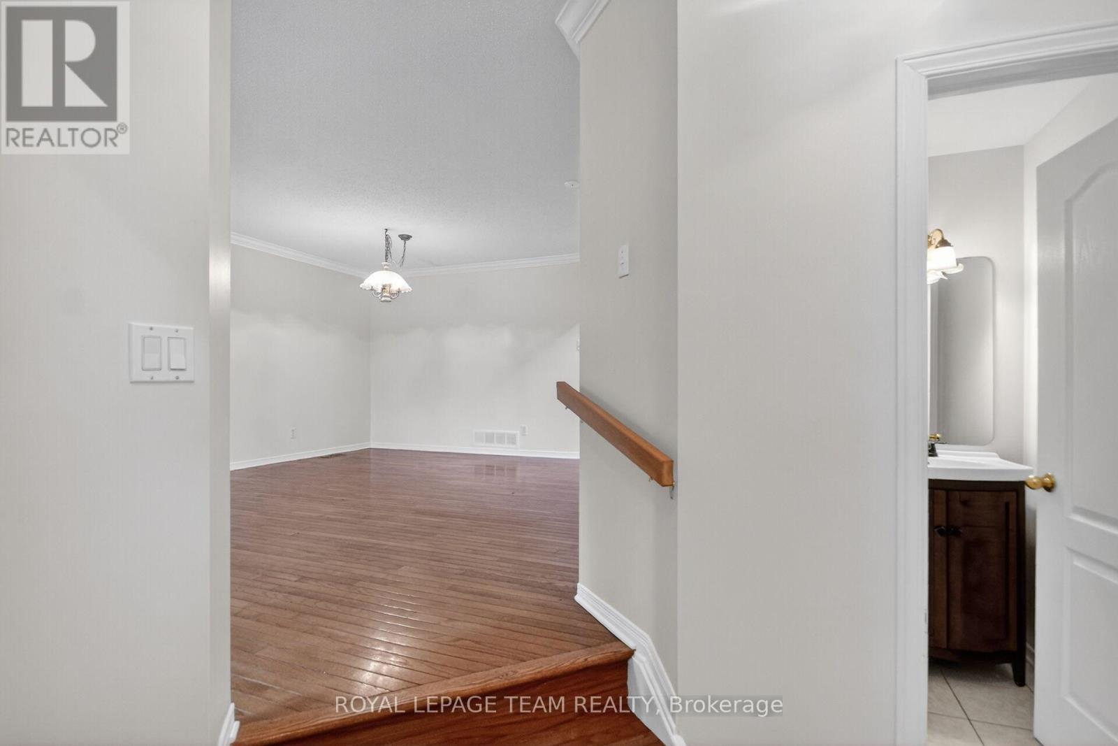 19 WINDHURST DRIVE - 3