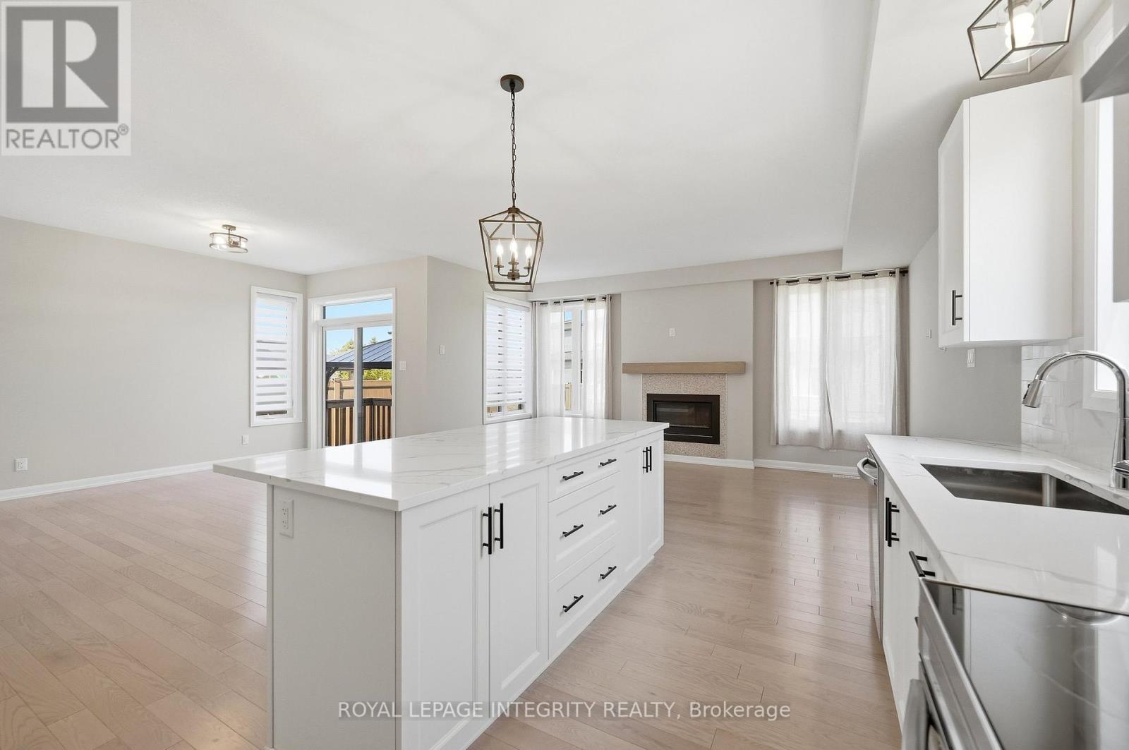 1220 DIAMOND STREET - 10