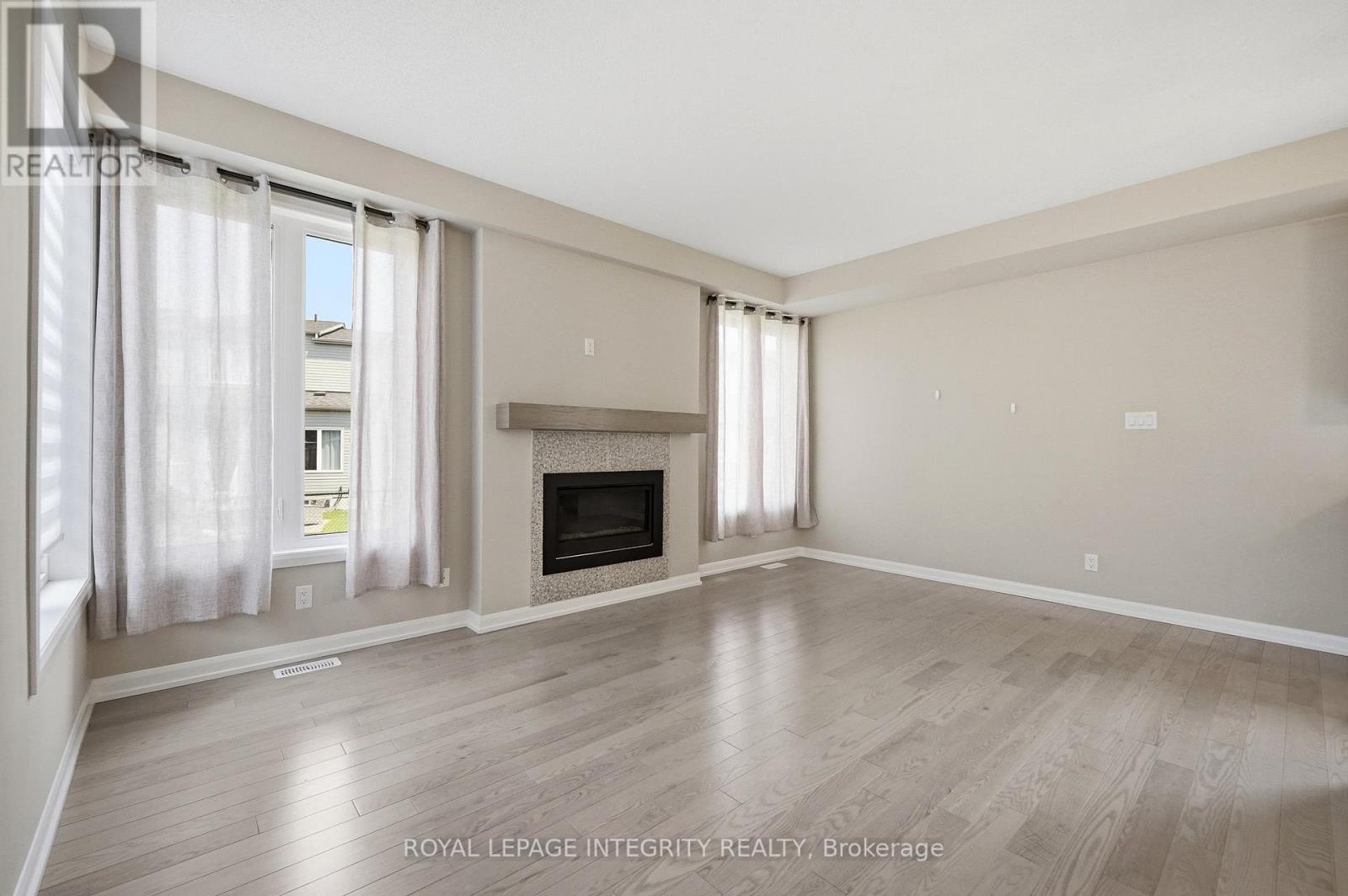 1220 DIAMOND STREET - 17