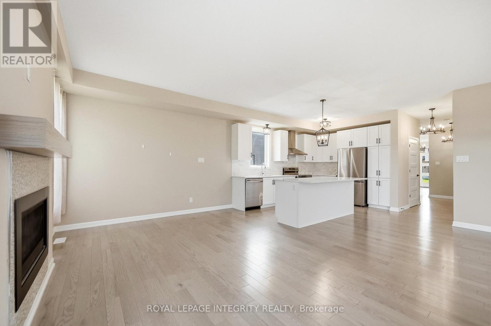 1220 DIAMOND STREET - 21