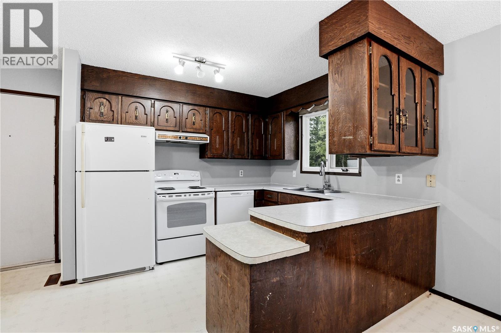 309 Shepard STREET - 11