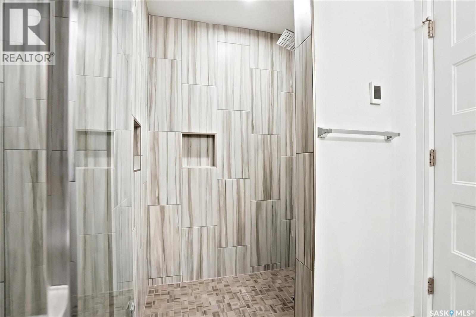 103 Mallin CRESCENT — photo 36