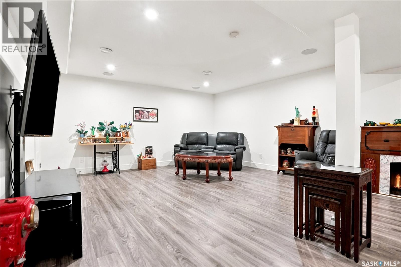 103 Mallin CRESCENT — photo 40