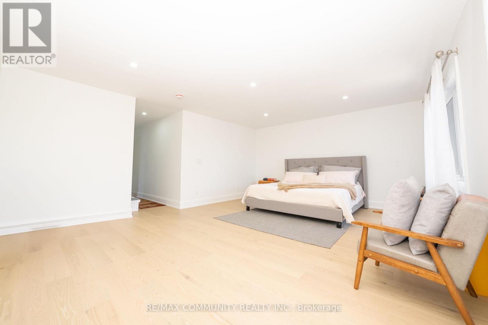 75A KITCHENER ROAD - 28
