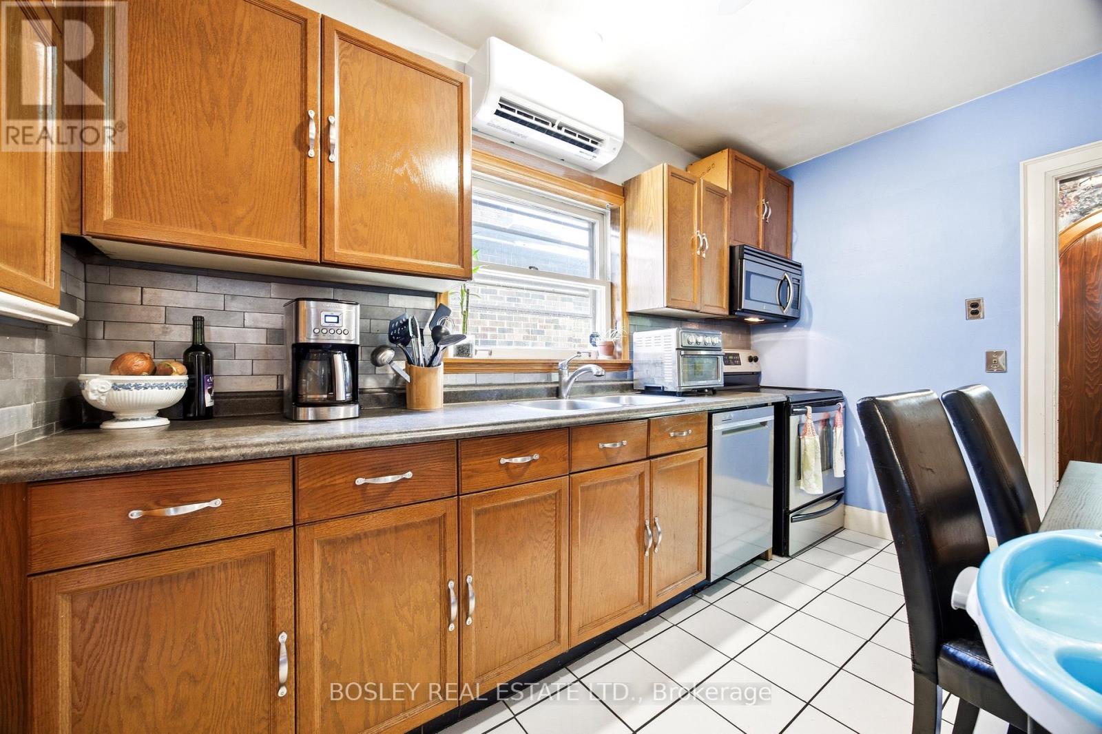 71 DELEMERE AVENUE - 12