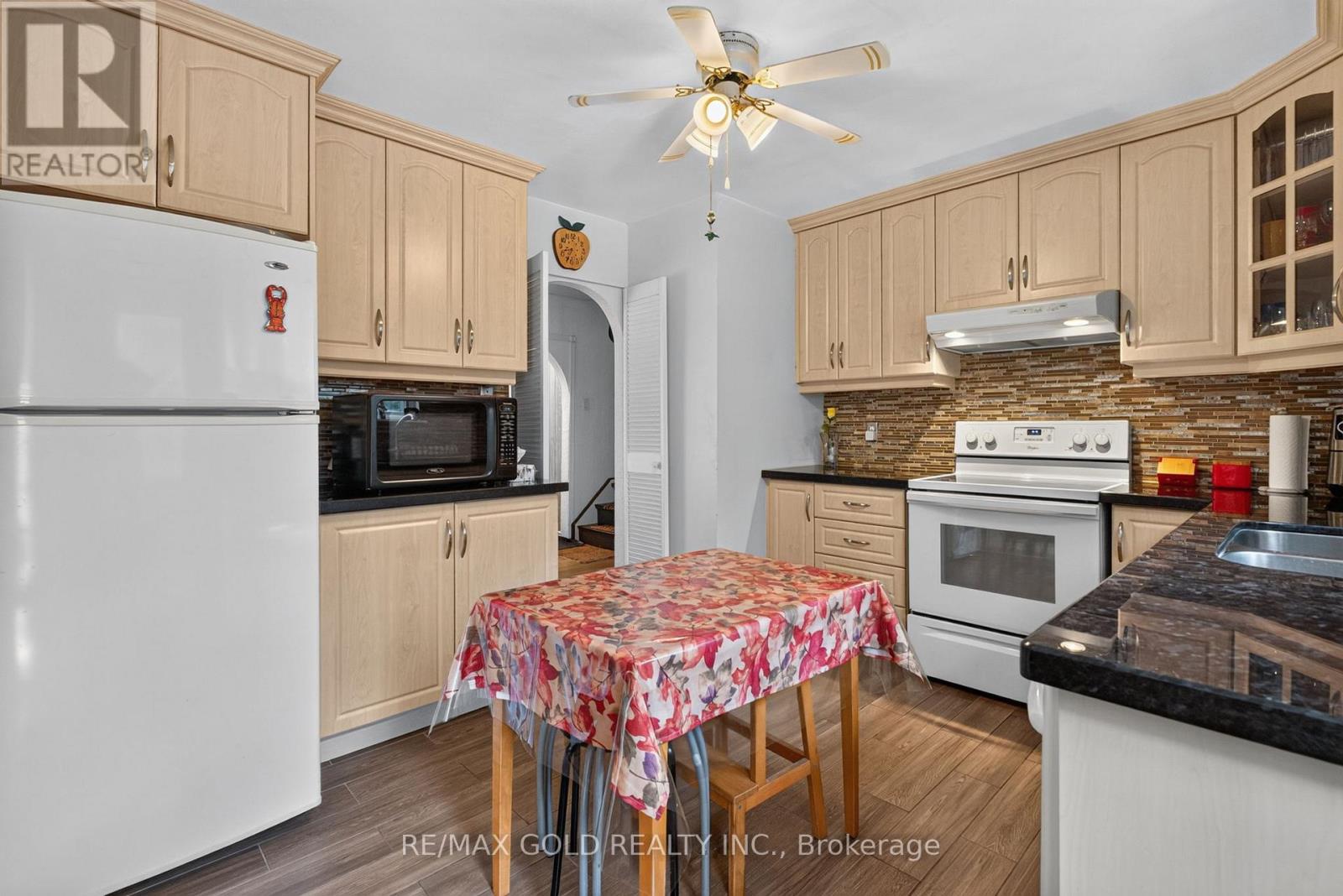129 FOLKSTONE CRESCENT - 16
