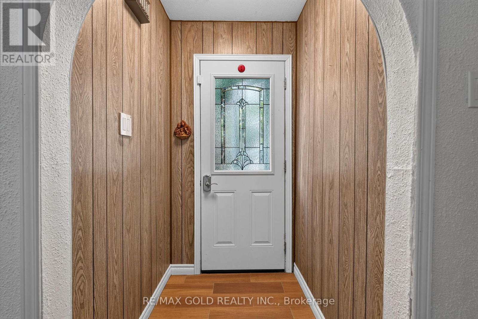 129 FOLKSTONE CRESCENT - 5