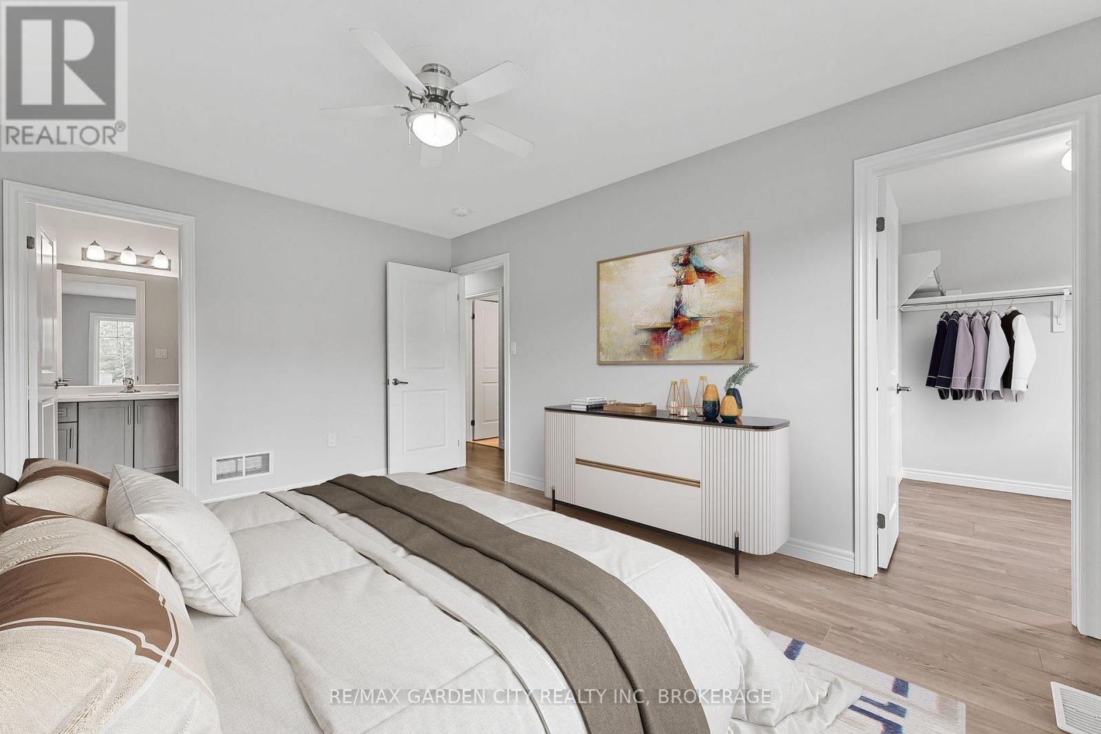 #4 340 PROSPECT POINT ROAD N - 14