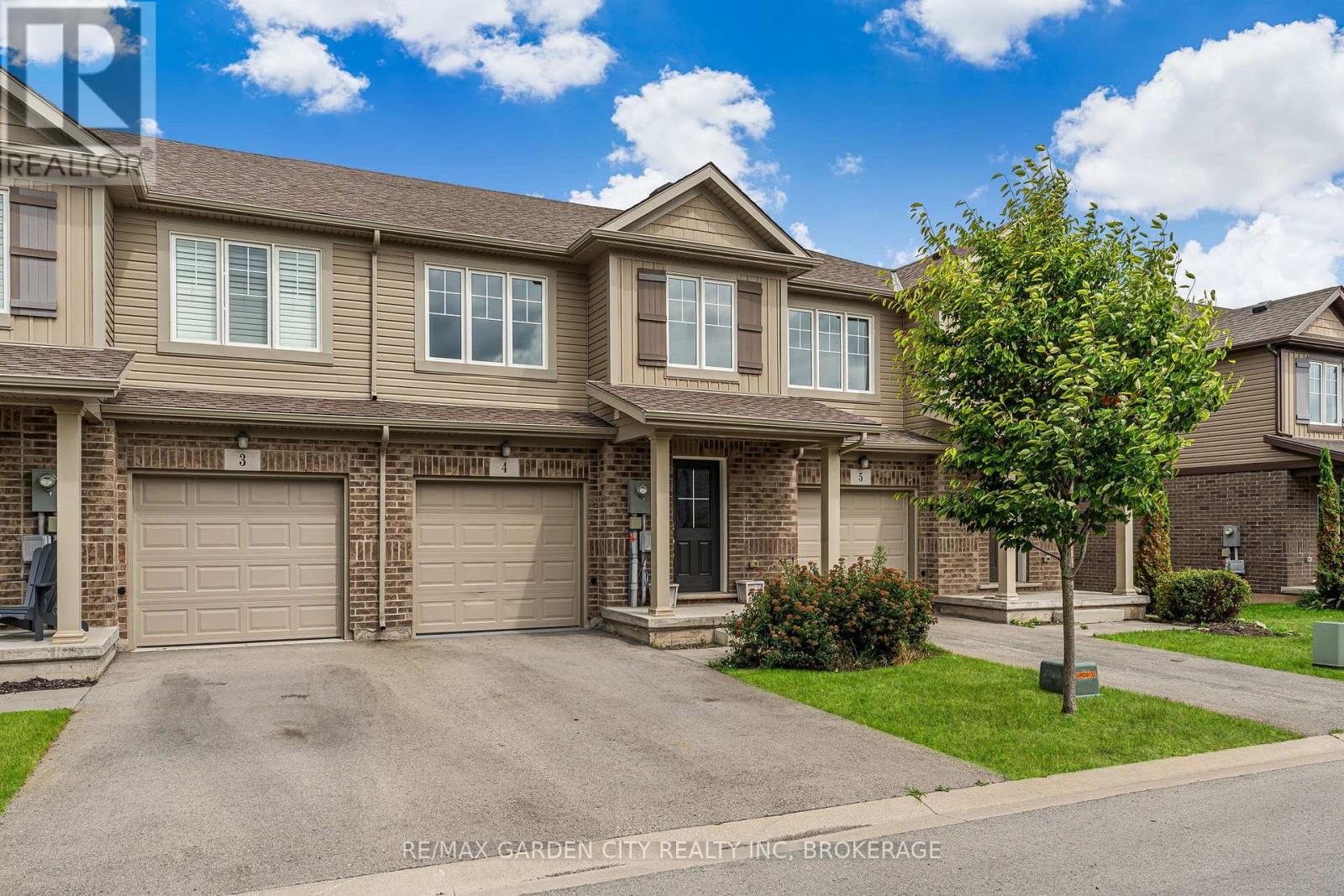 #4 340 PROSPECT POINT ROAD N - 2