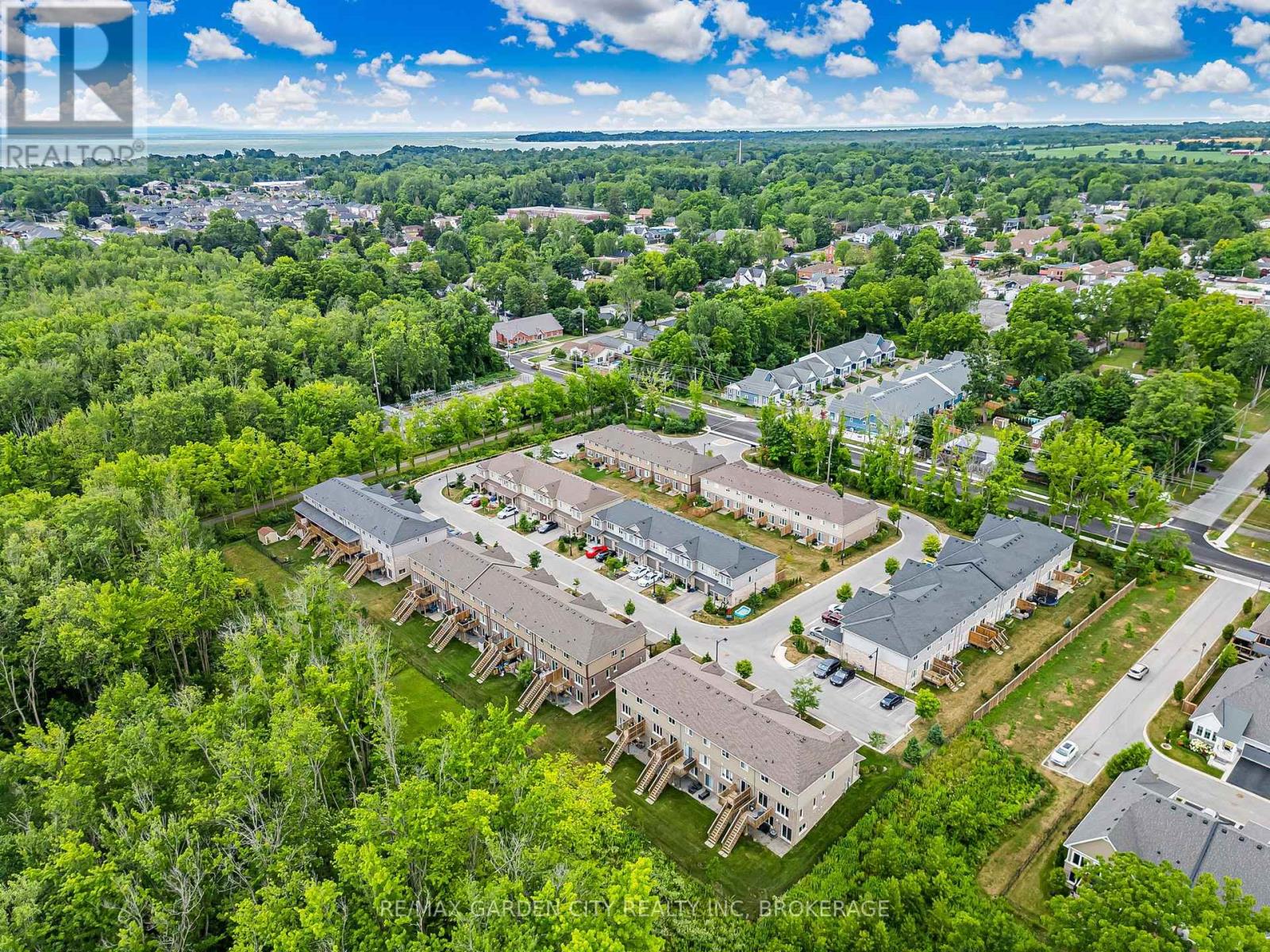 #4 340 PROSPECT POINT ROAD N - 30