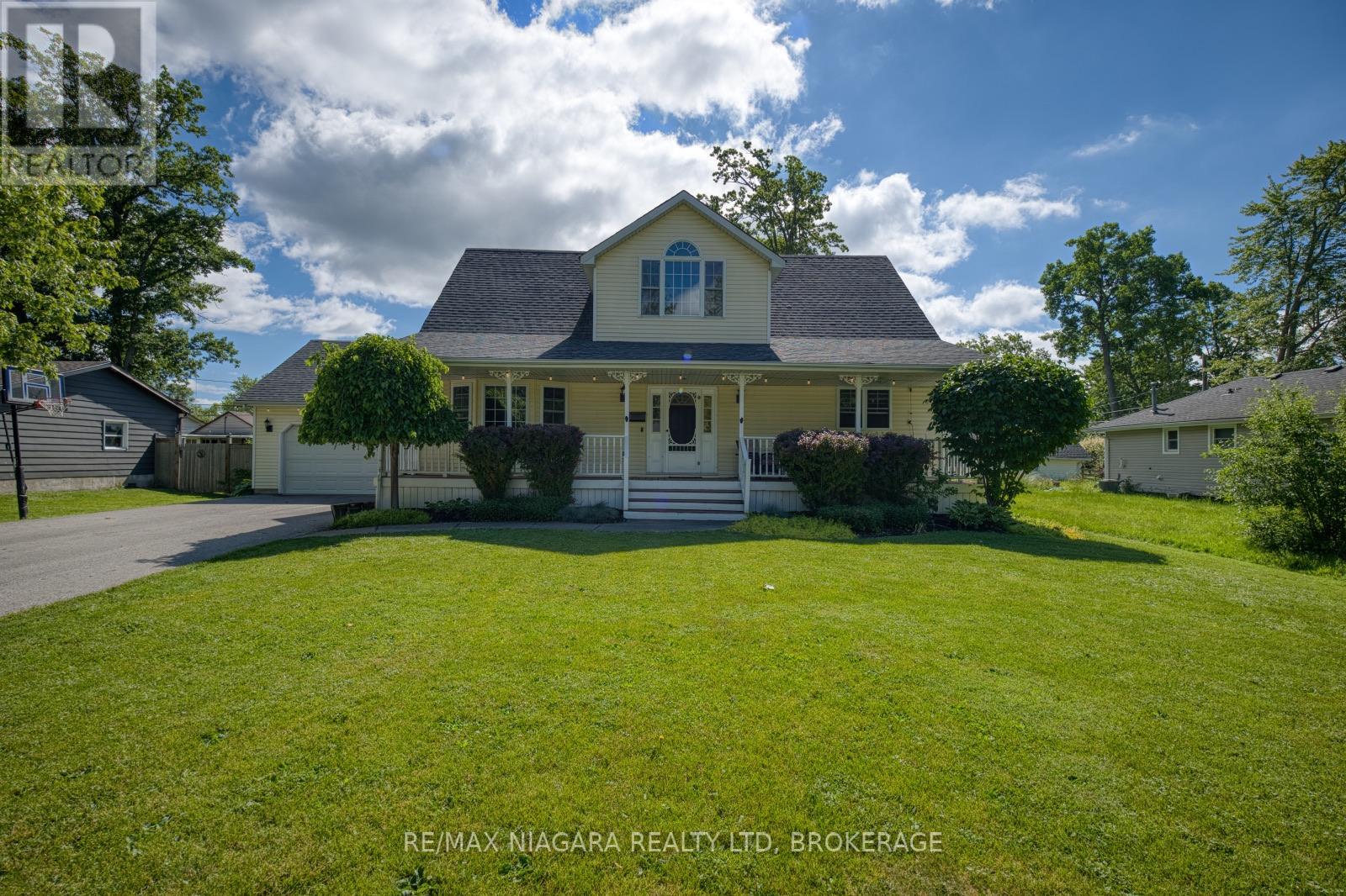 664 LAKEVIEW ROAD - 1