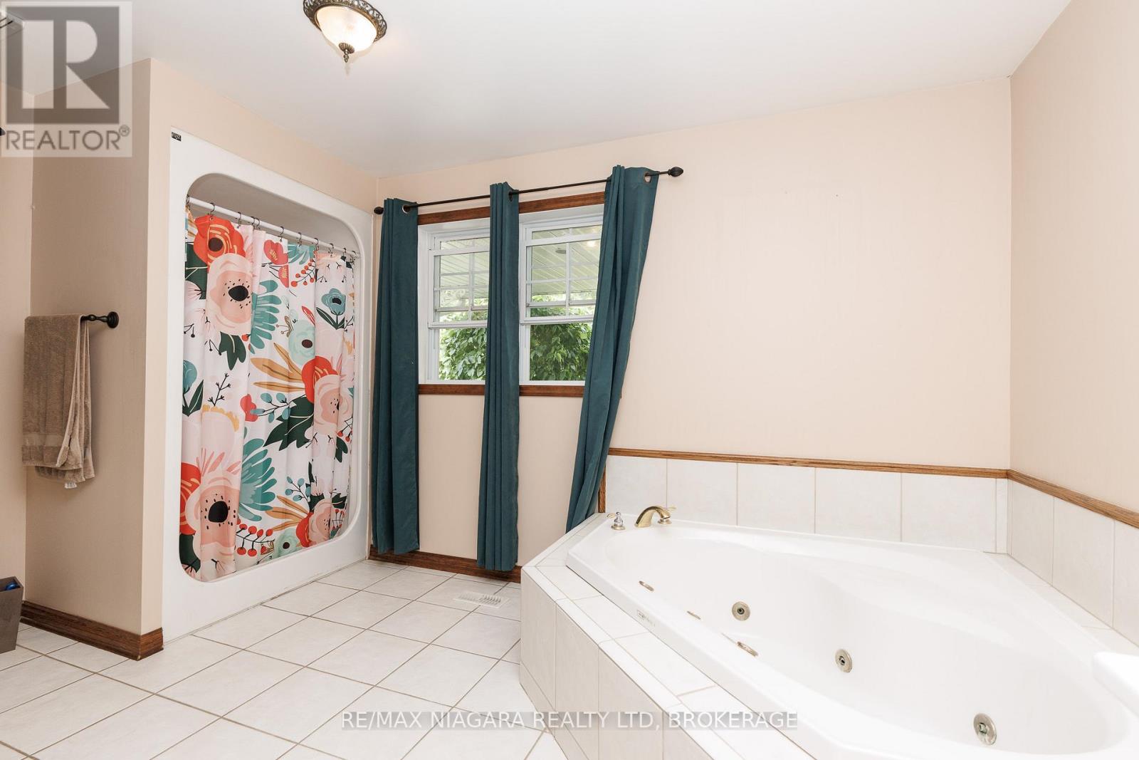 664 LAKEVIEW ROAD - 15