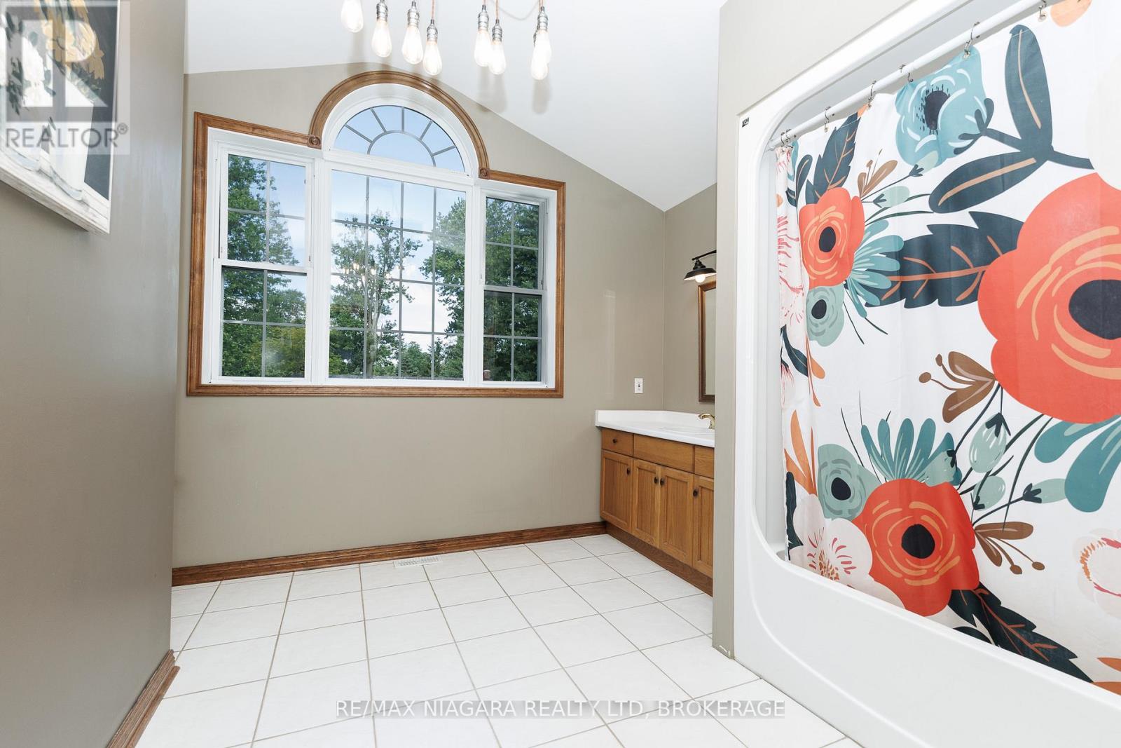 664 LAKEVIEW ROAD - 19