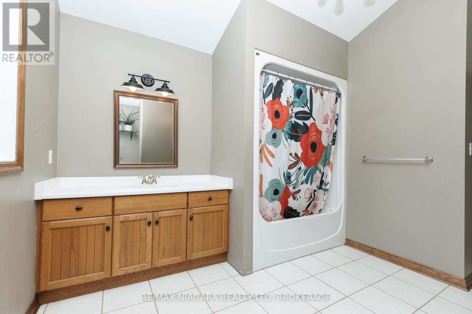664 LAKEVIEW ROAD - 20