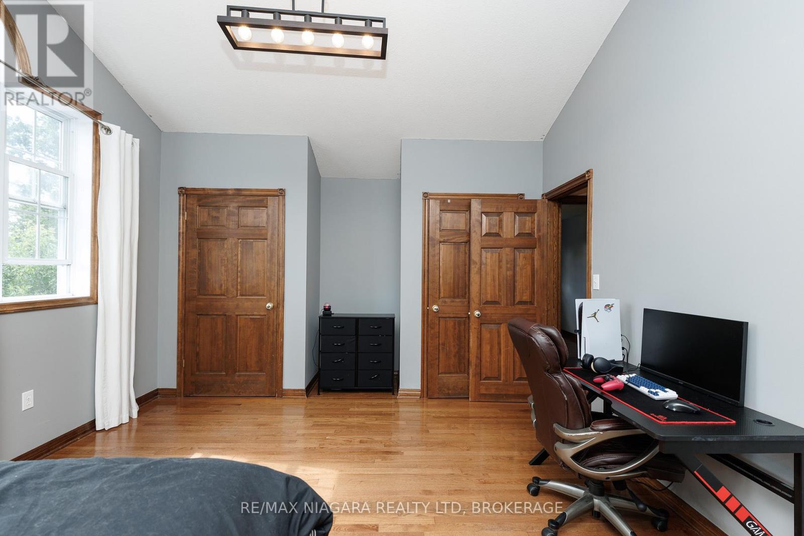 664 LAKEVIEW ROAD - 22