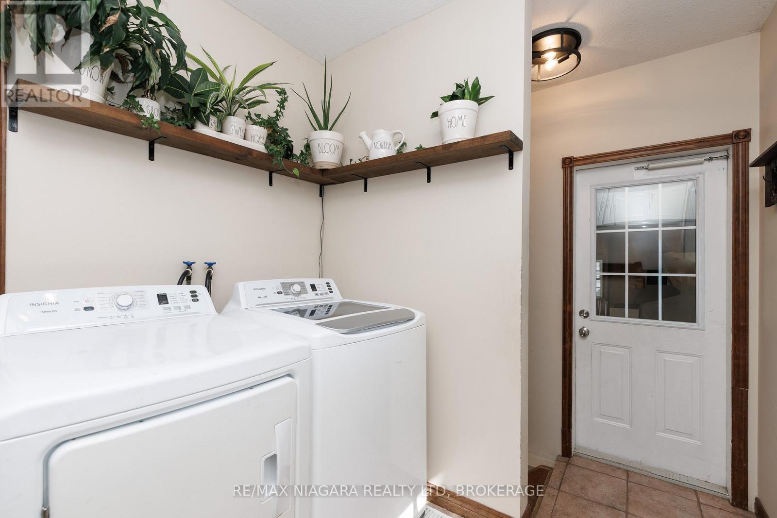 664 LAKEVIEW ROAD - 26