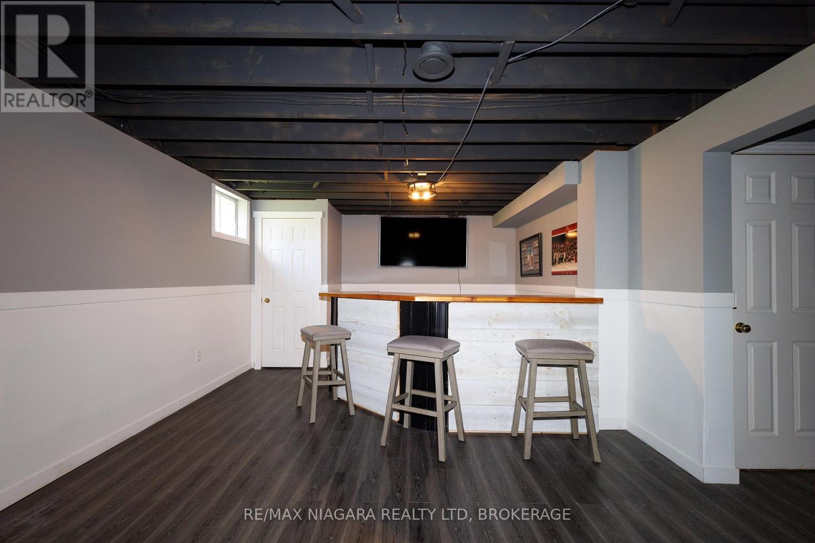 664 LAKEVIEW ROAD - 28