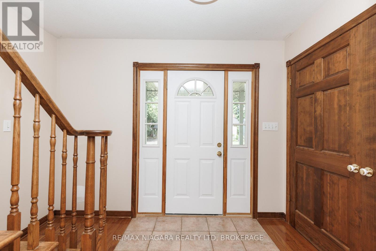 664 LAKEVIEW ROAD - 3